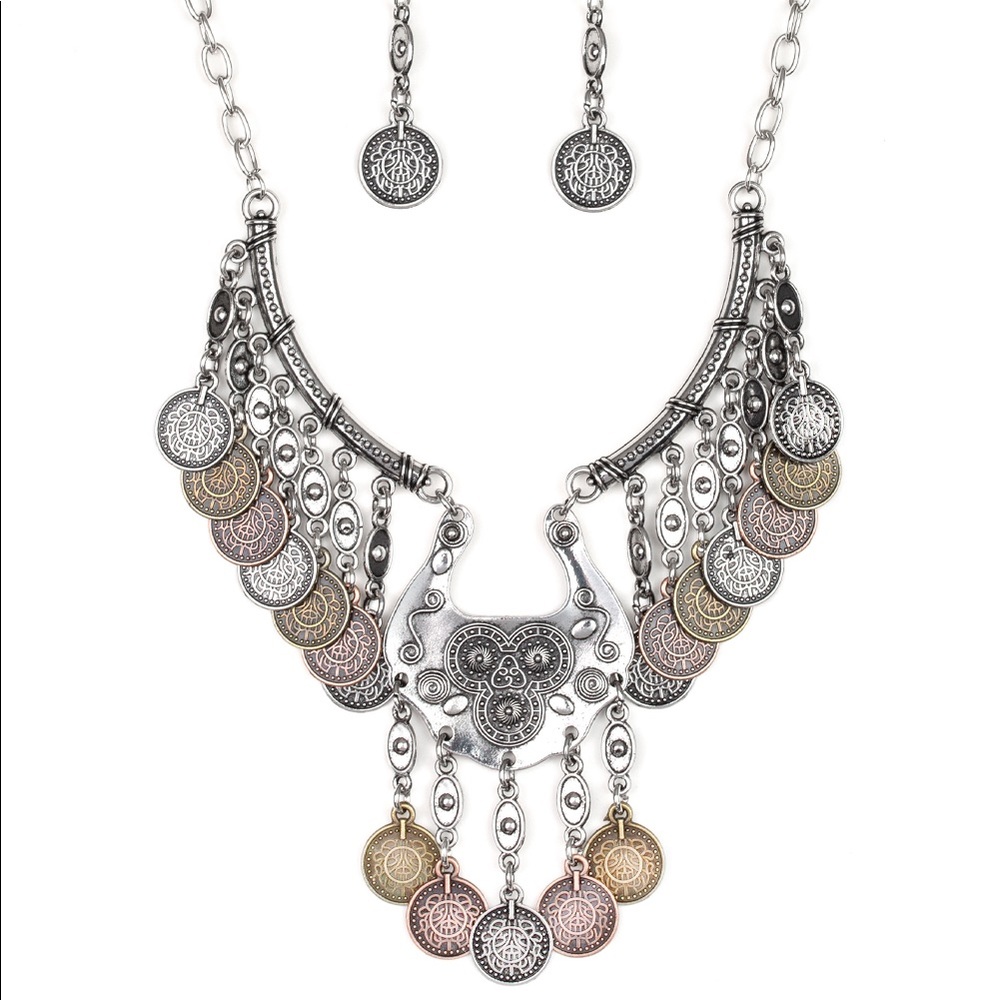 💐Beautiful classy necklace and earrings set💐